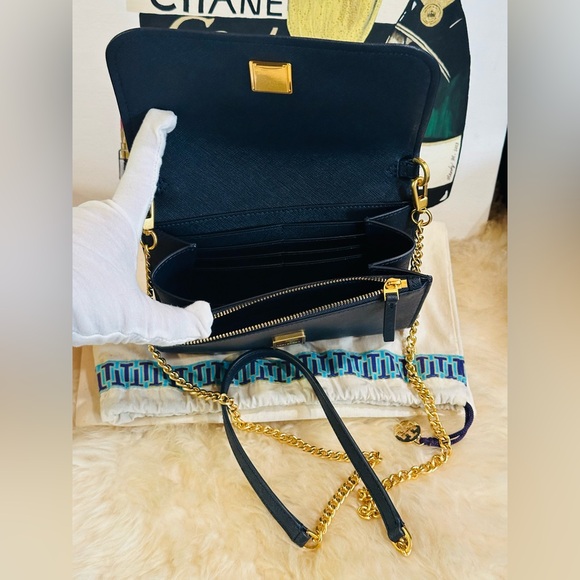 TORY BURCH Crossbody Bag w/Gold Plated Hardware 8 Card Slot Like New - Picture 11 of 11